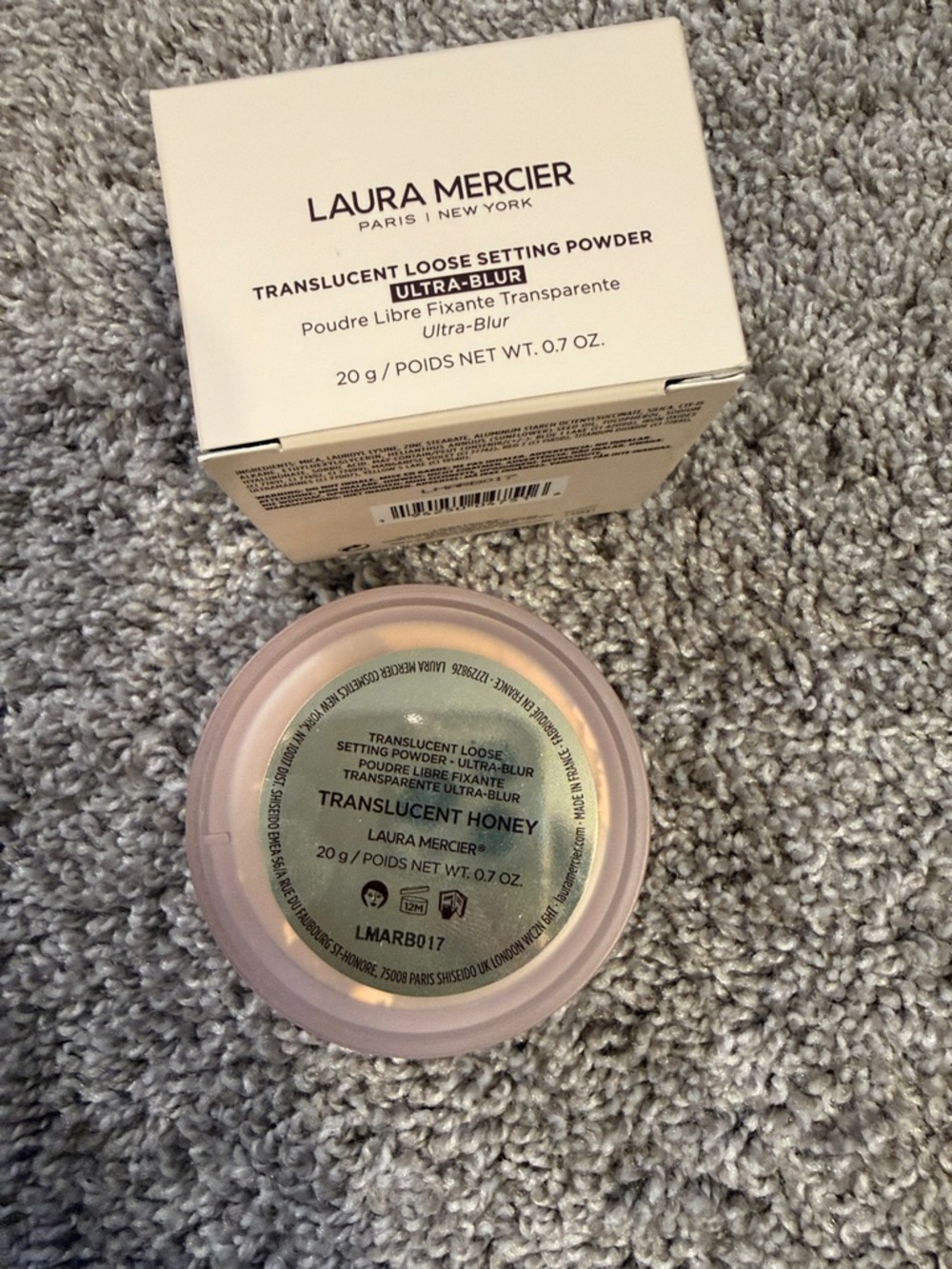 Laura Mercier Translucent Loose Setting Powder Ultra Blur 0.7oz - Picture 3 of 3